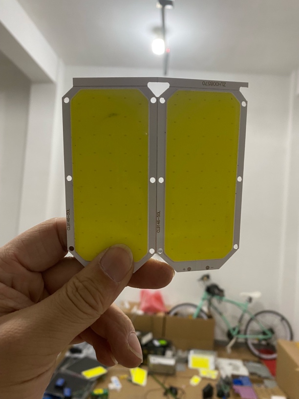 3.7V灯板COB20W全新库存（2个）
