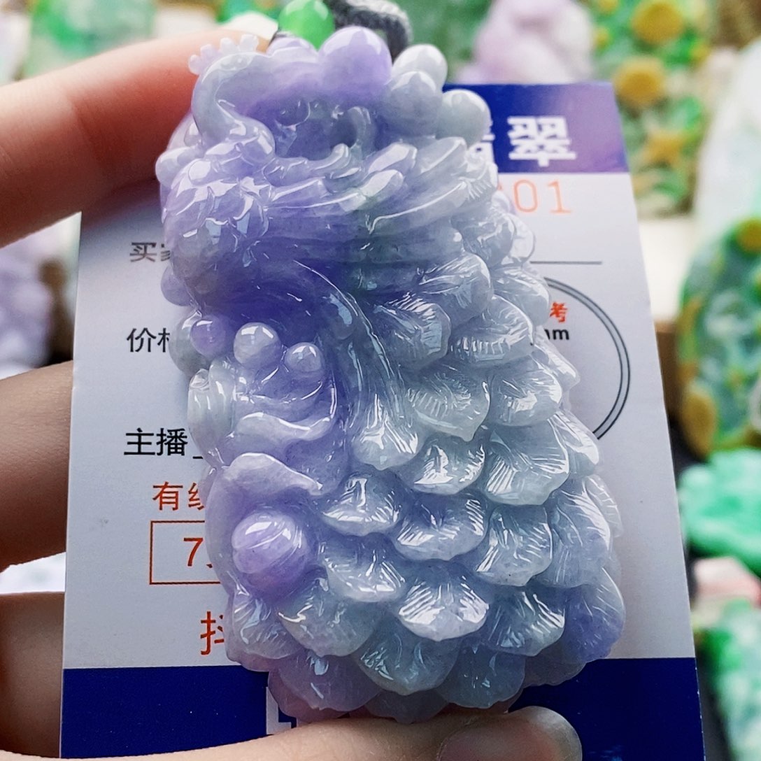 吊坠(不含链)未镶嵌翡翠