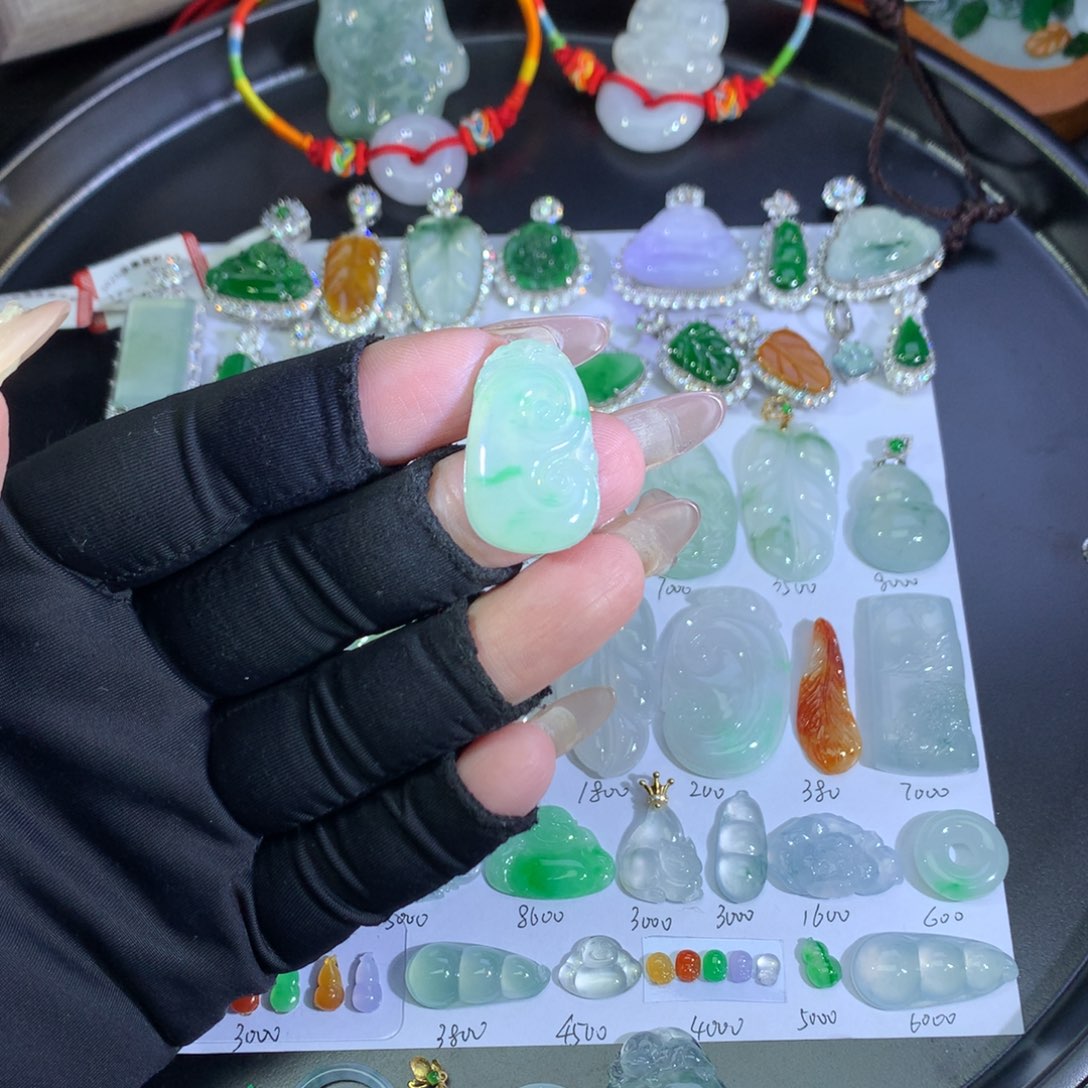 翡翠未镶嵌吊坠(不含链)如意