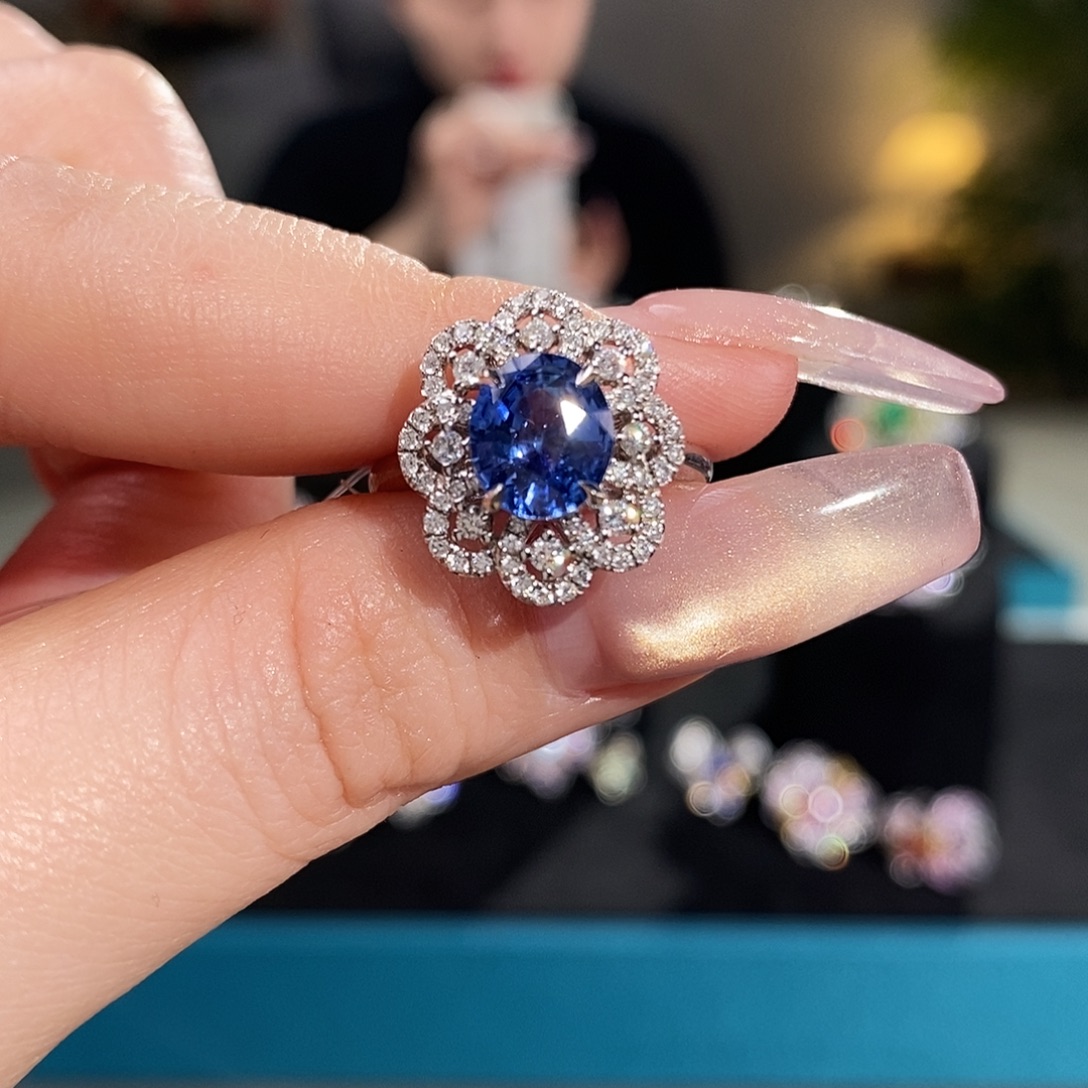 戒指蓝宝石18K金镶嵌2.02ct