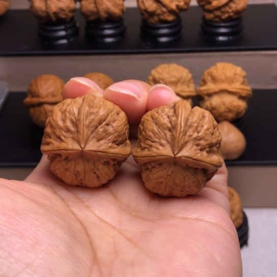 文玩核桃把件聚宝盆三楞50