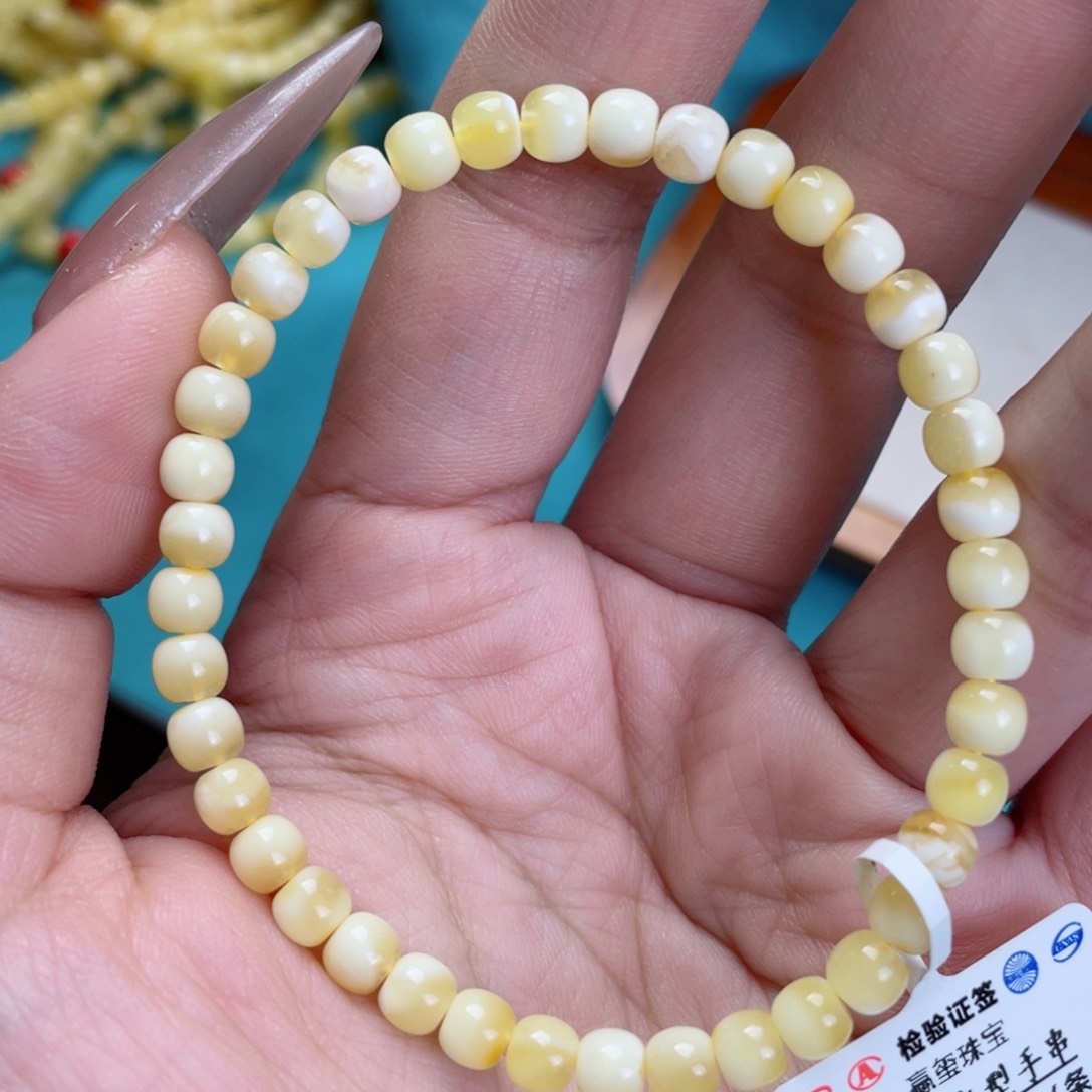 蜜蜡裸石未镶嵌蜜蜡