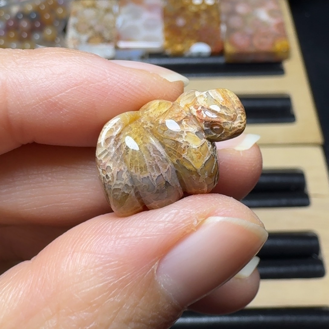 硅化玉油画风大花，蛇来运转未镶嵌