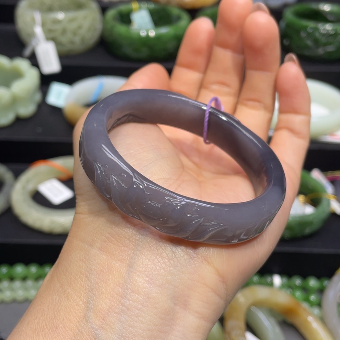 和田玉手镯52圈口 编号97未镶嵌