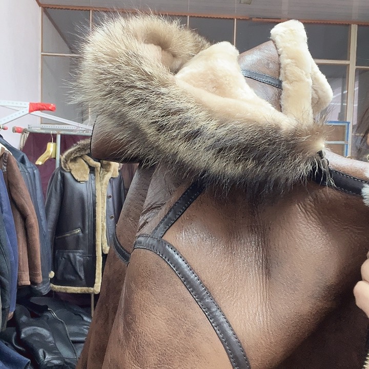 54码戴帽复古棕色皮毛一体