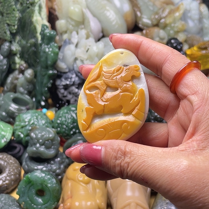 和田玉未镶嵌颈饰