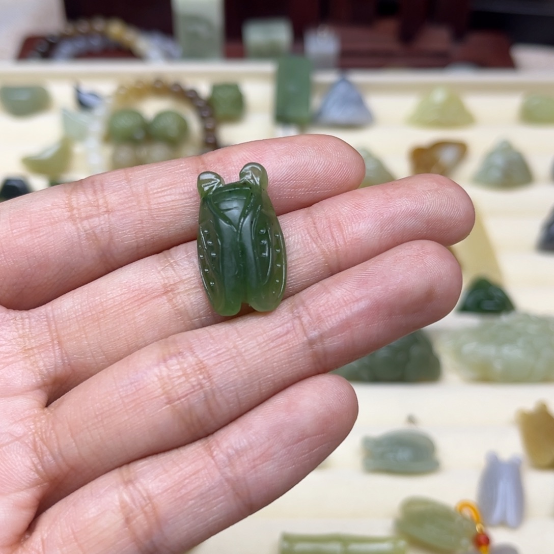 抖***歌和田玉未镶嵌珠宝半成品