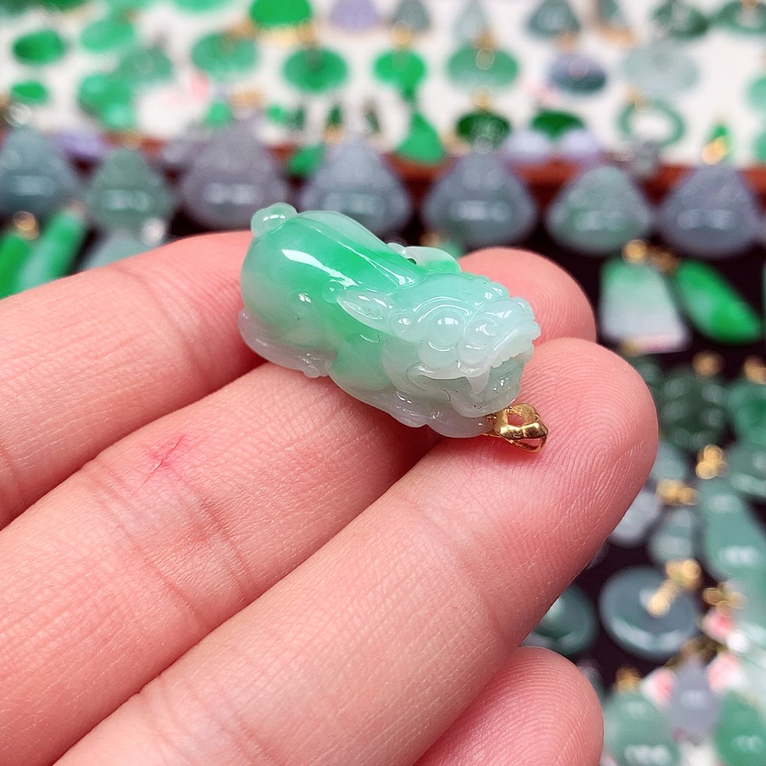 翡翠18K金镶嵌挂件