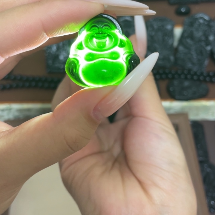 未镶嵌蛇纹石玉颈饰