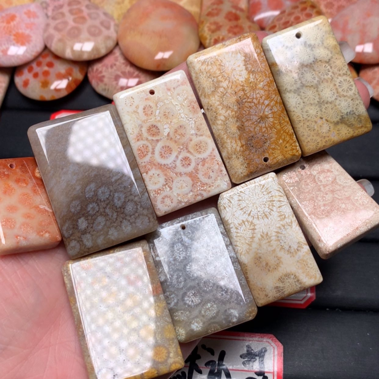 【闪购商品】硅化玉颈饰未镶嵌烟****）