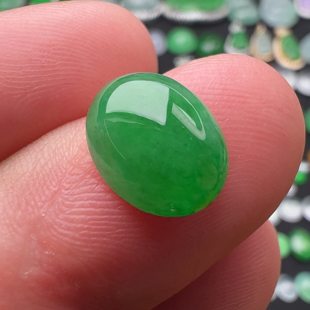 翡翠颈饰未镶嵌蛋面11.4