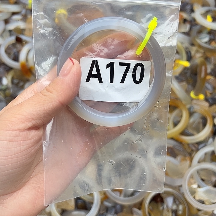 玛瑙/玉髓未镶嵌手镯57.2圈口 灰冰 170福利款