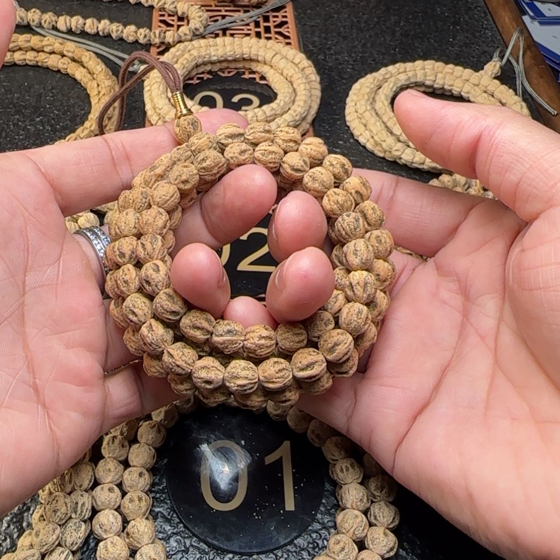 柏香籽/百香籽吊坠我*谁