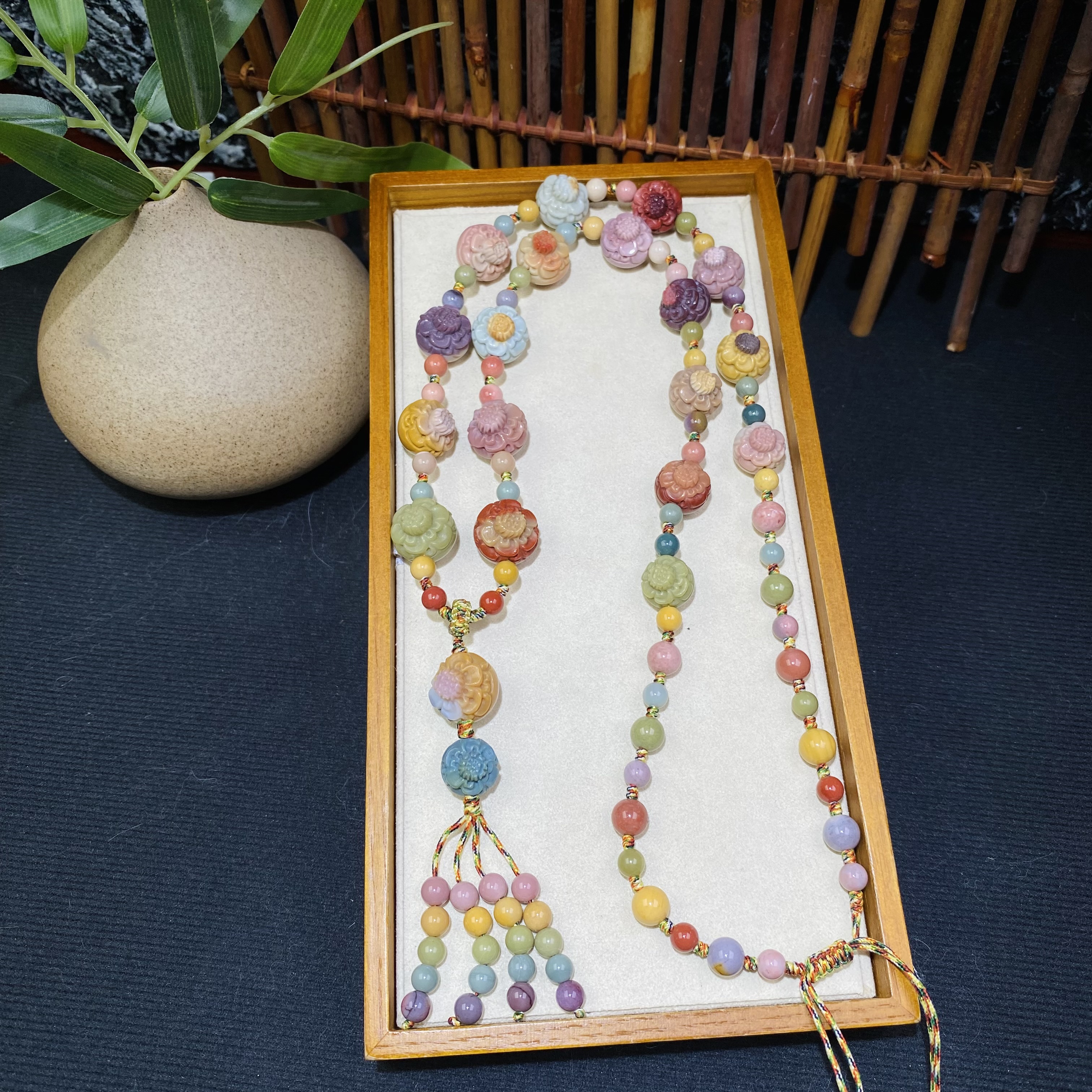 阿拉善彩玉天然纯手工雕刻花珠项链花花饰品太阳花多样性发其一