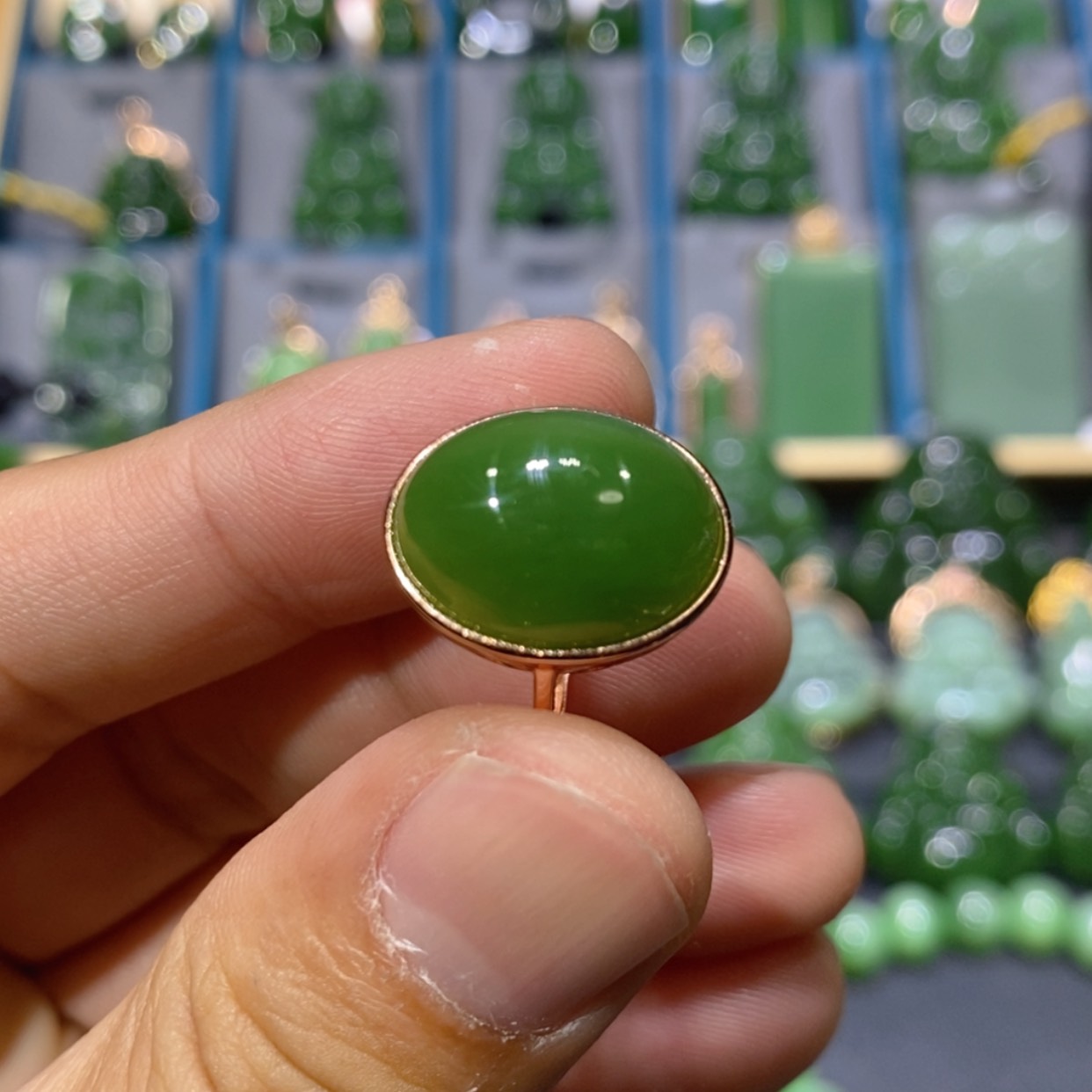 【闪购商品】和田玉吊坠(不含链)银S925镶嵌阳绿蛋面戒指 16/12