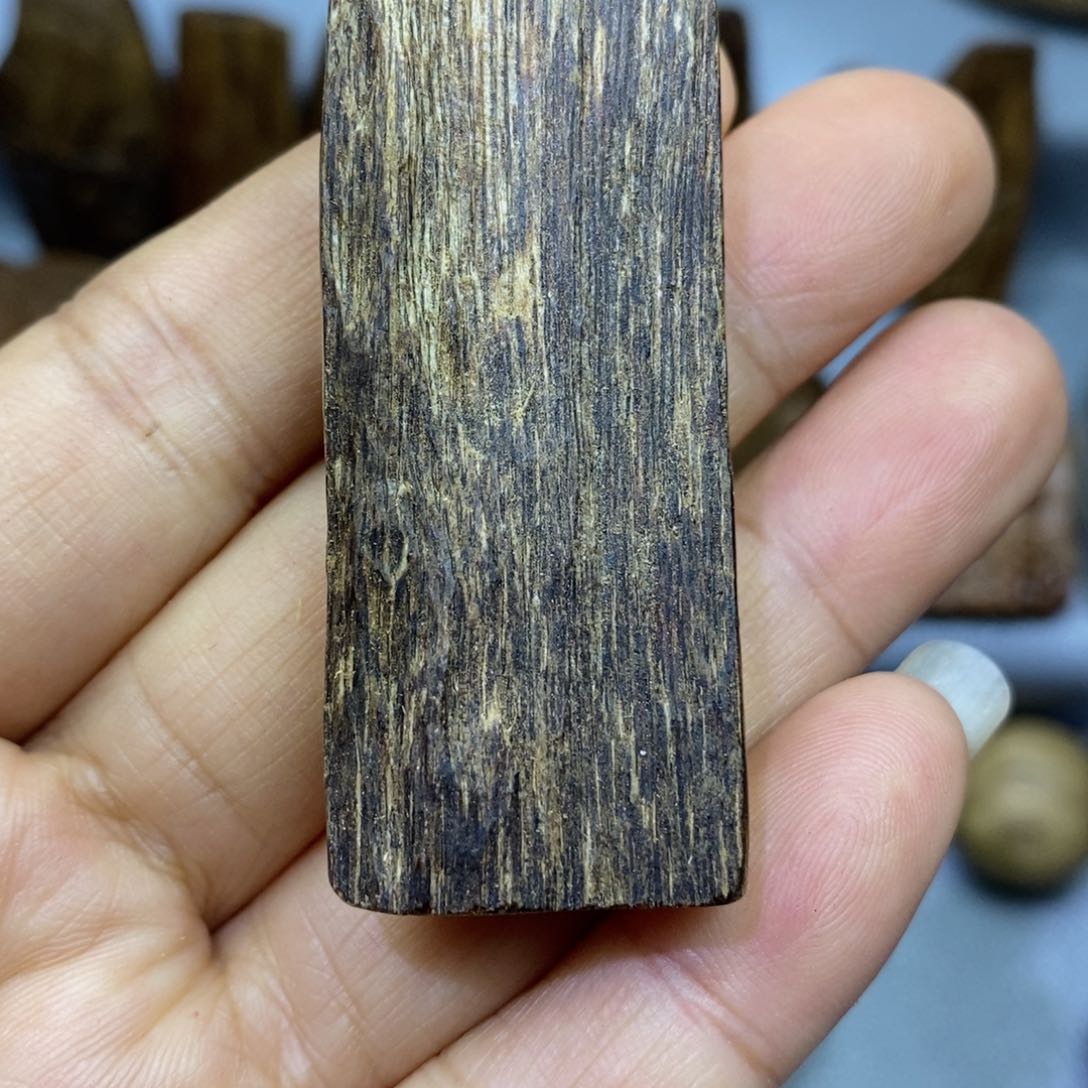 沉香木吊坠马泥涝沉香平安无事牌