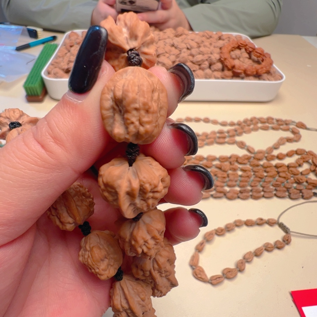 潘****文玩核桃吊坠嵩山