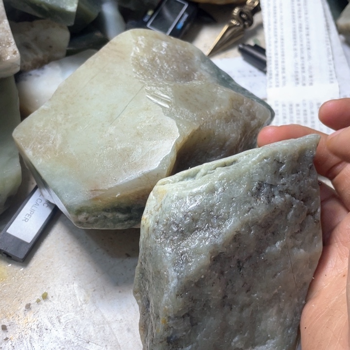 透闪石质玉未镶嵌珠宝半成品