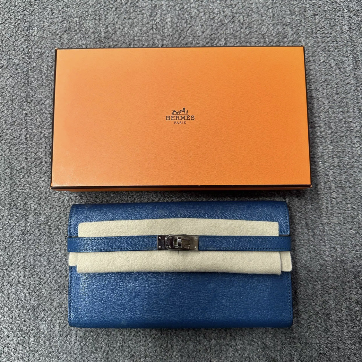 99新 Hermes/爱马仕 蓝色银扣Kelly long长款钱包0539038