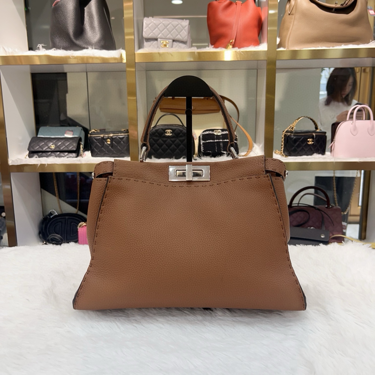 99新 FENDI/芬迪 芬迪fendi焦糖色Peekaboo手提单肩包