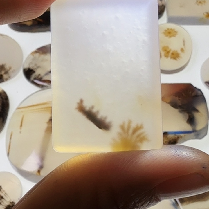 玛瑙/玉髓未镶嵌珠宝半成品