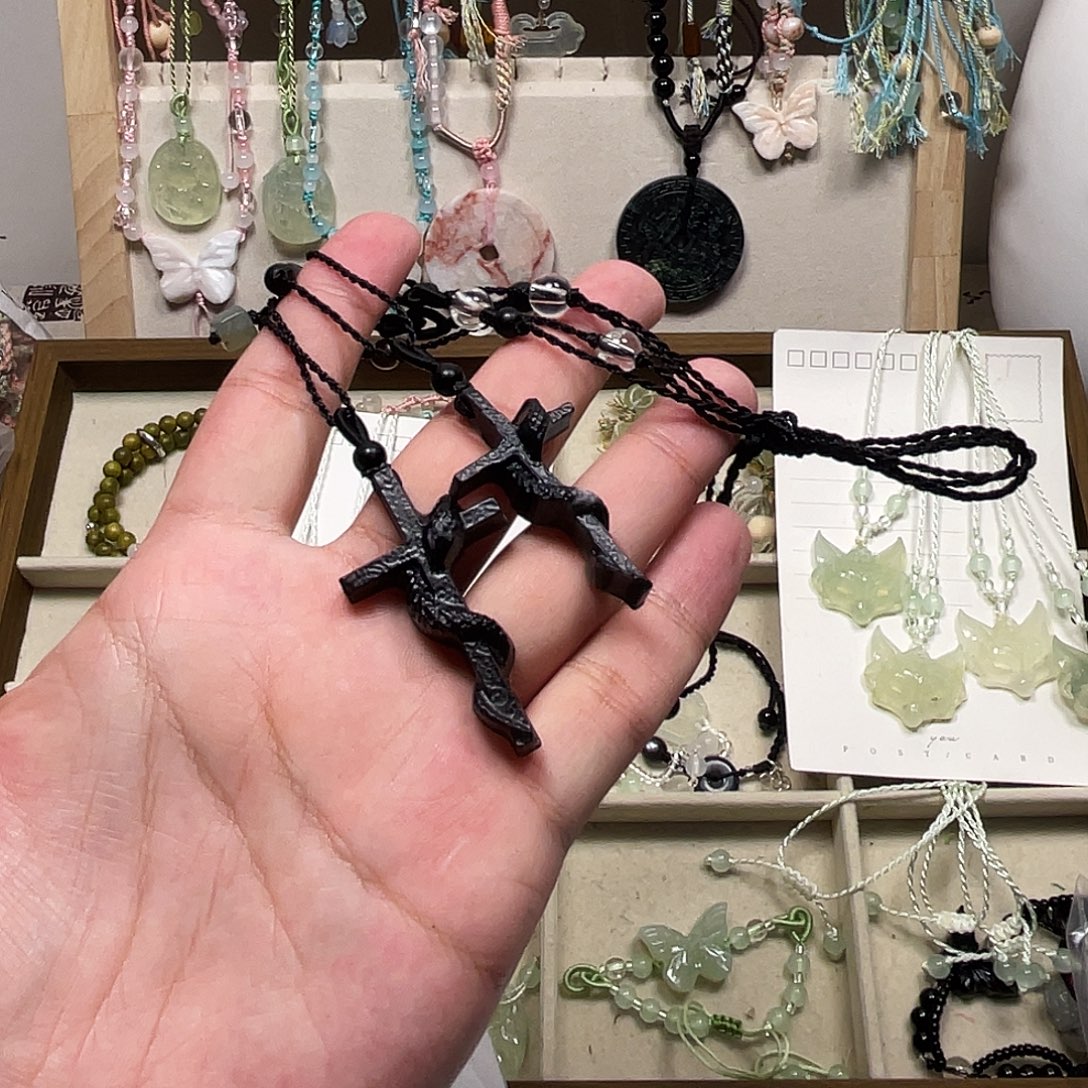 蛇纹石玉合金颈饰