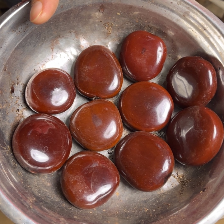 吊坠千眼菩提平安豆 10 个。