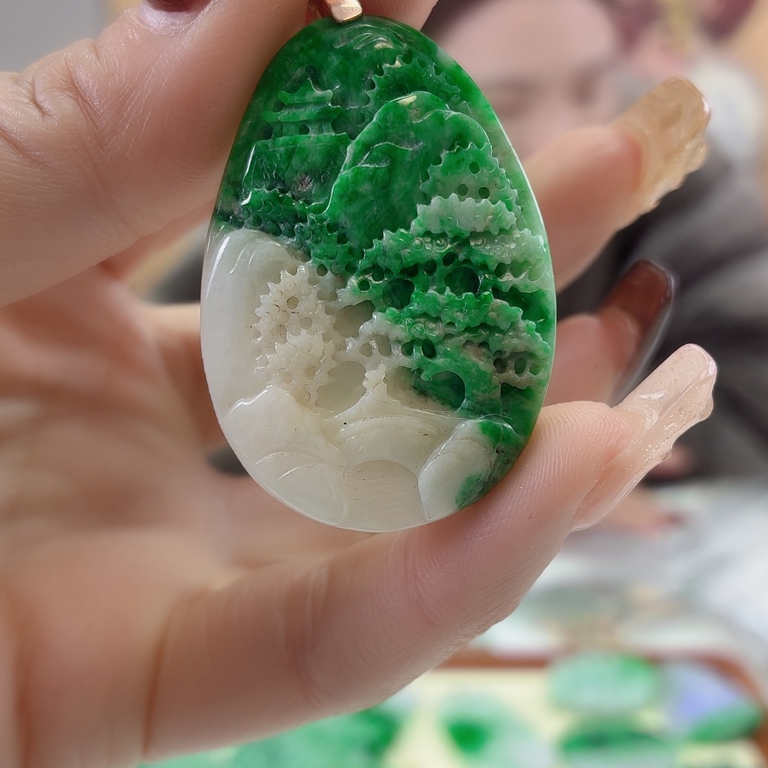 翡翠未镶嵌颈饰翡翠