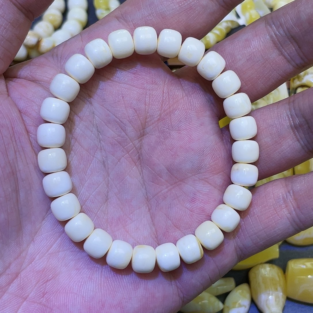 蜜蜡手串未镶嵌8mm瓷白毕业