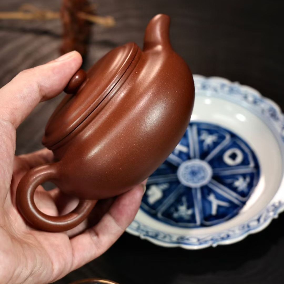 全手工扁腹·经典原矿极品底槽清·240cc·内推孔紫砂壶