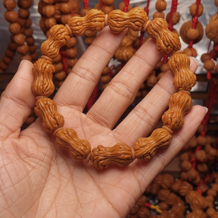 木质类龙纹桃枭挂件