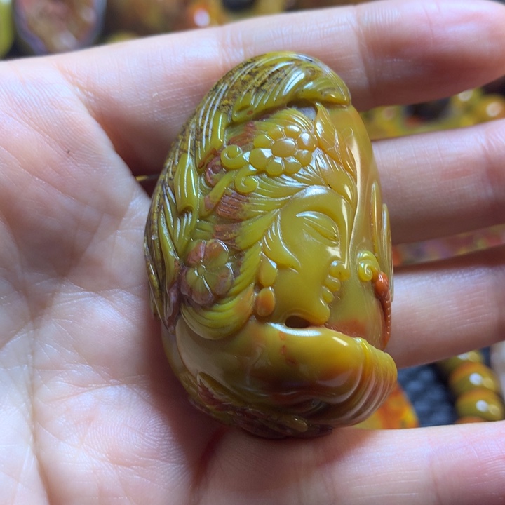 玛瑙/玉髓战国红未镶嵌娇*玉