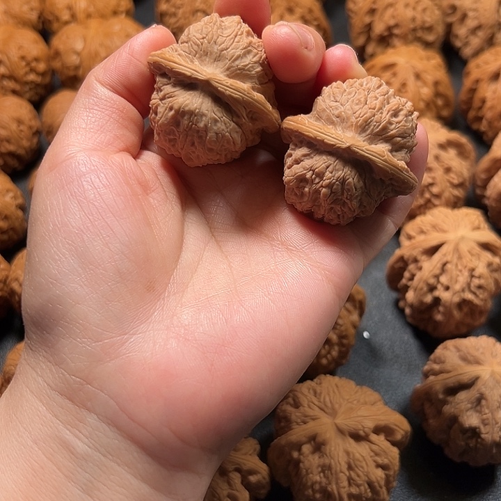 文玩核桃把件血麒麟38