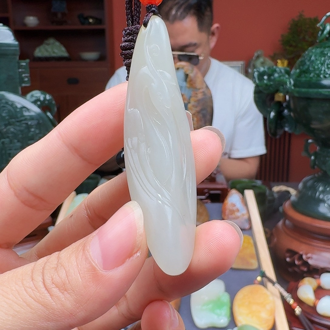 和田玉未镶嵌吊坠(赠链)