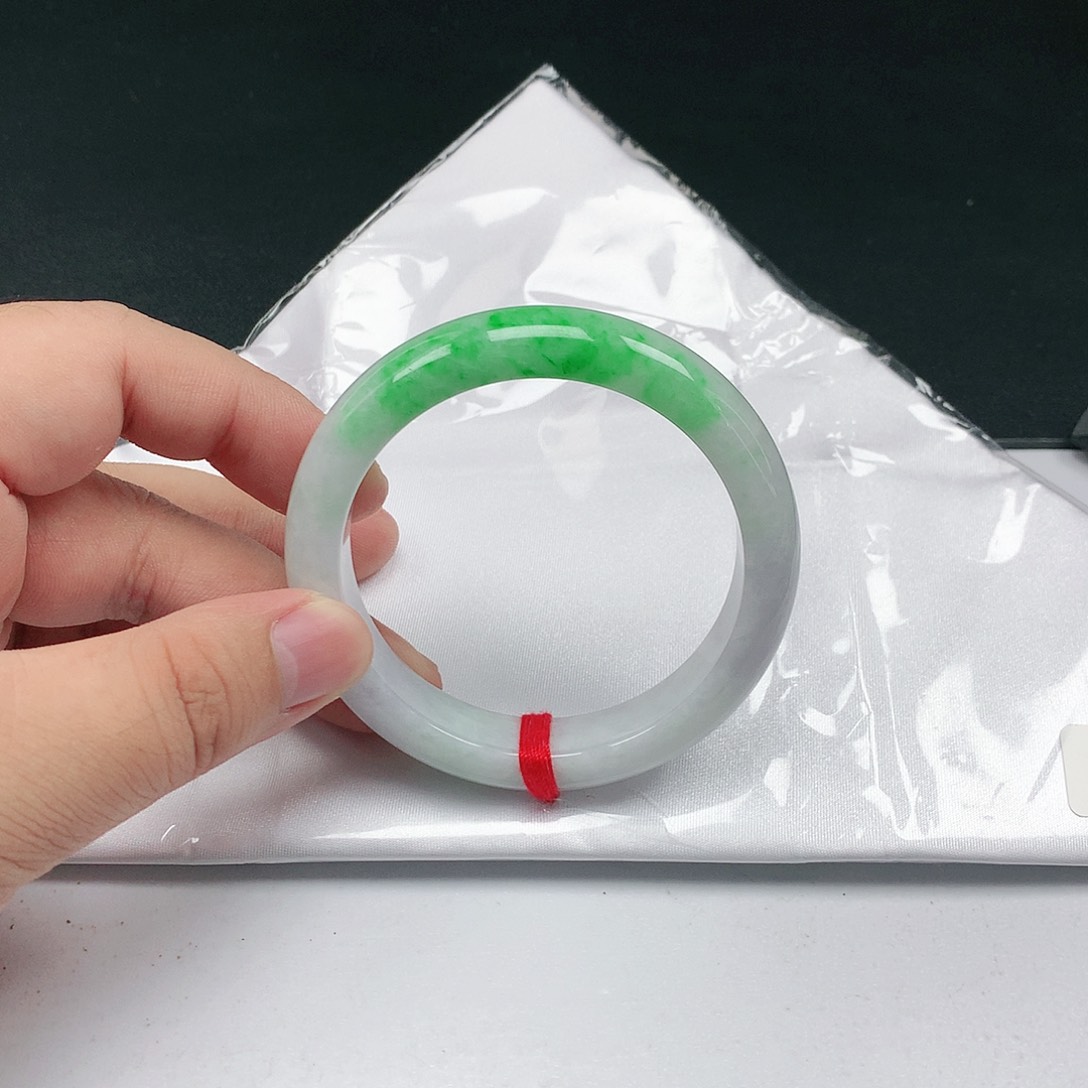 翡翠手镯未镶嵌翡翠106