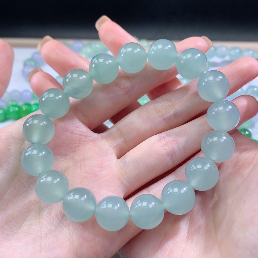 翡翠手链未镶嵌翡翠