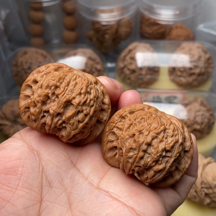 文玩核桃把件血麒麟