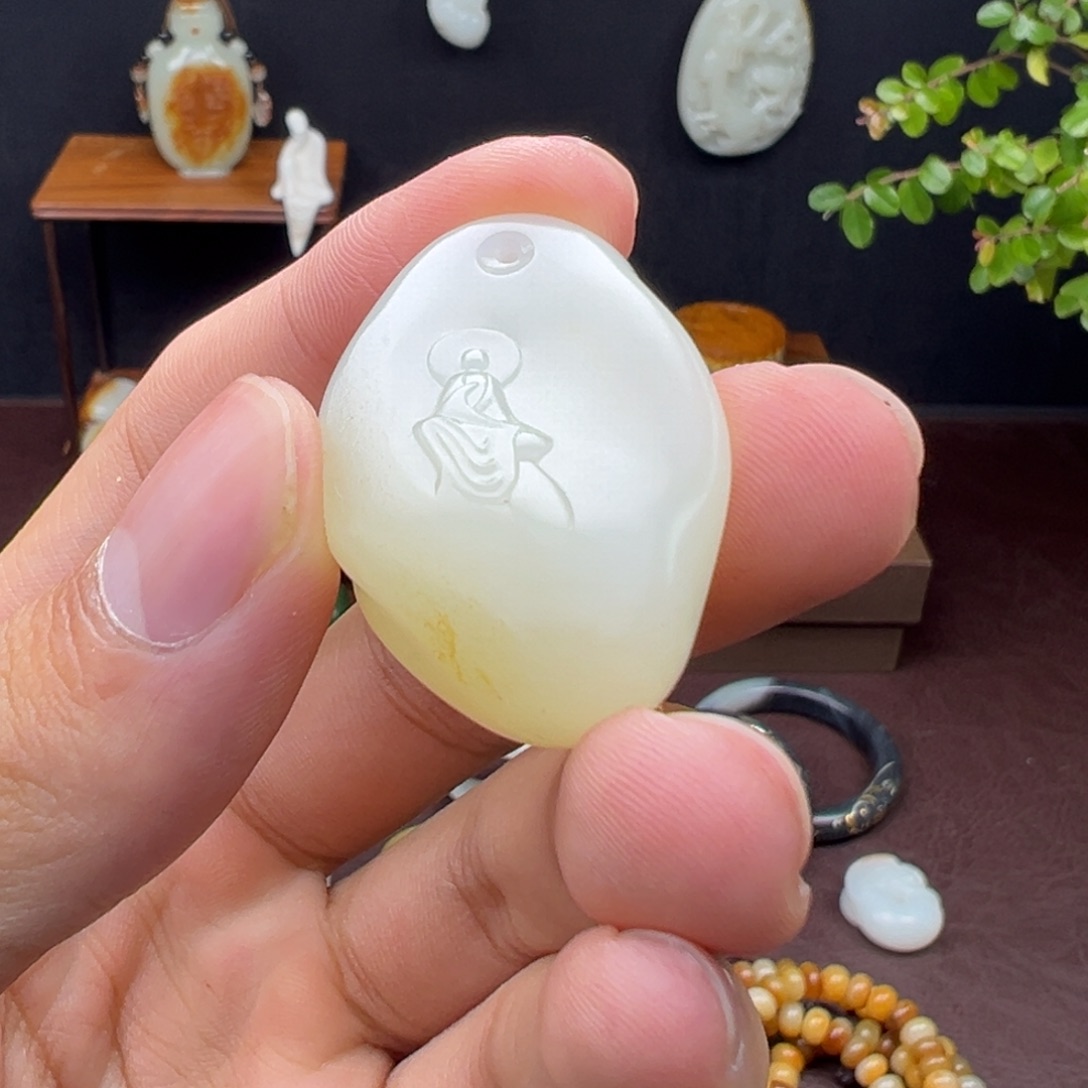 和田玉（糖玉）未镶嵌吊坠(不含链)和田玉随型
