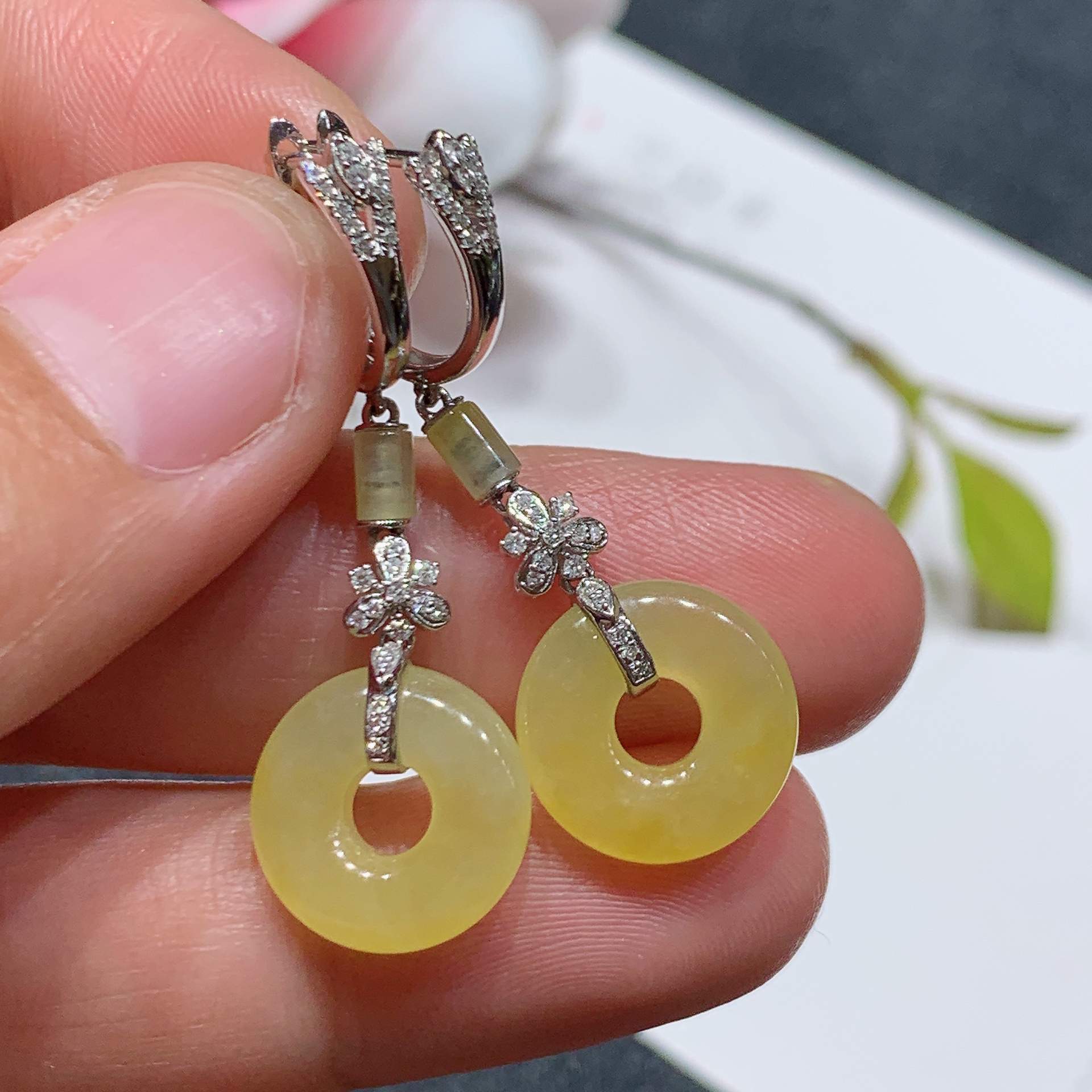 18k金天然A货翡翠精品黄翡甜甜圈耳扣