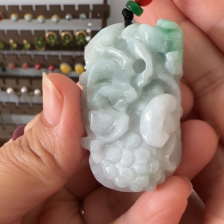 翡翠未镶嵌颈饰吊坠