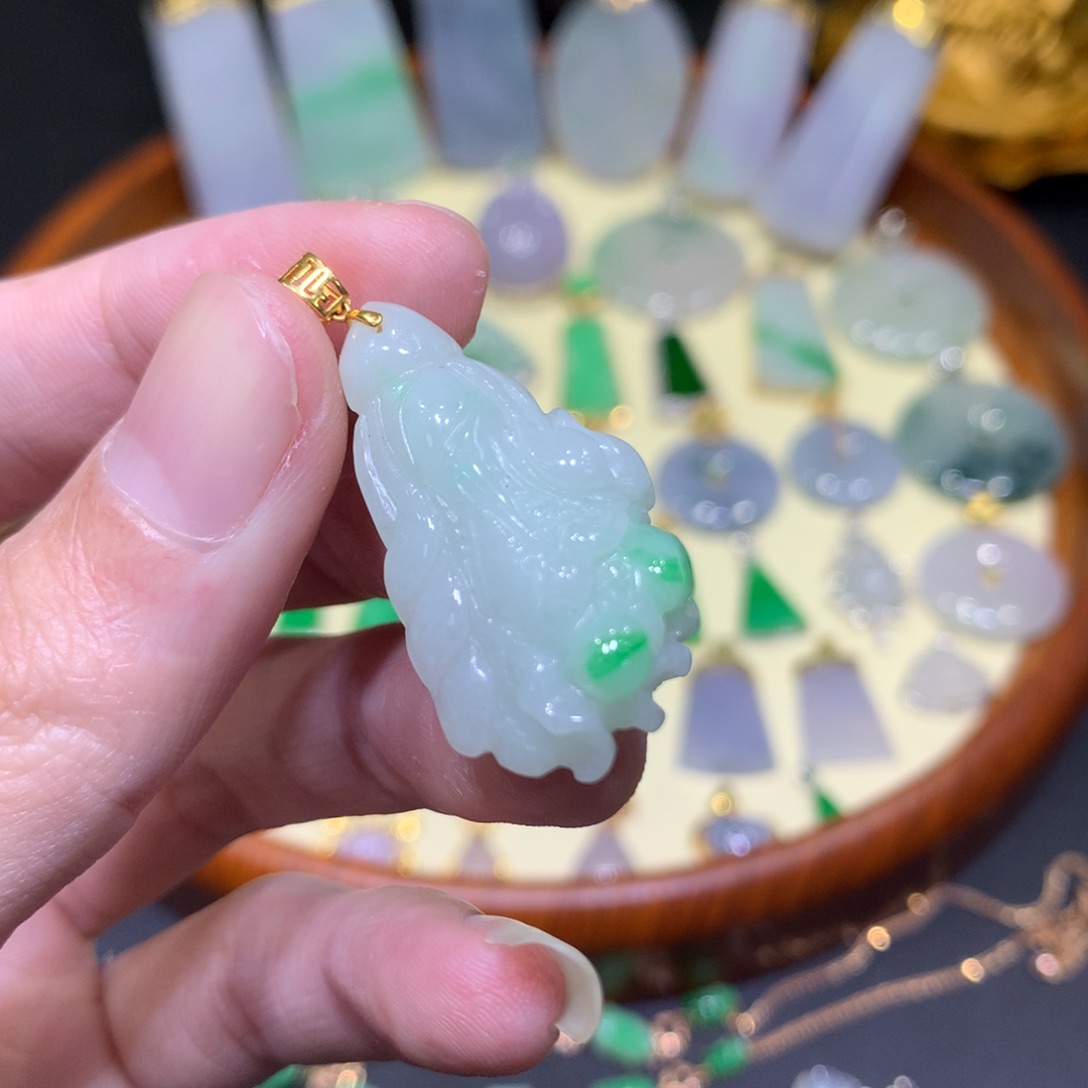 翡翠吊坠(不含链)18K金镶嵌