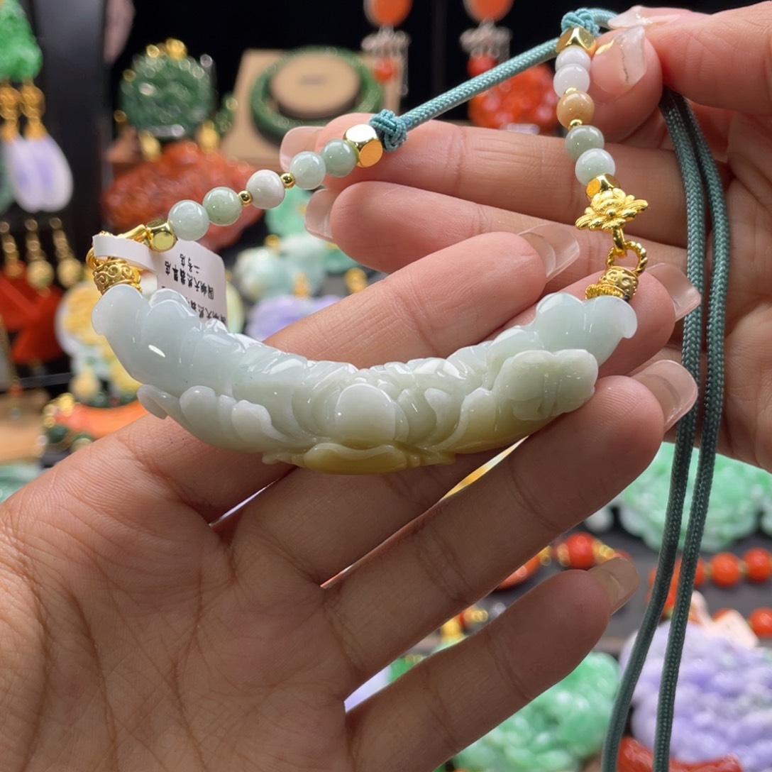 翡翠颈饰未镶嵌代编织