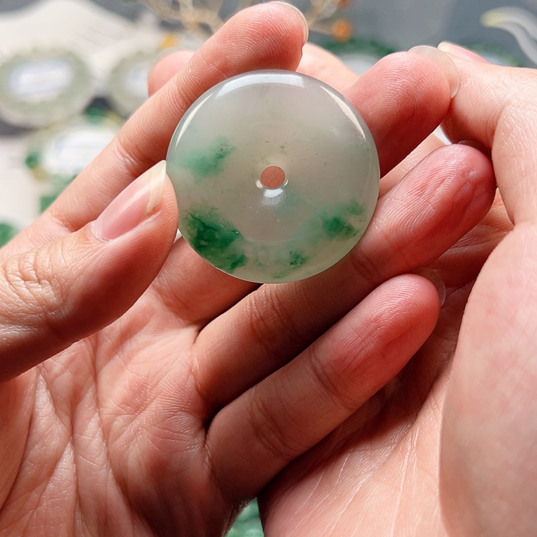 石英质玉吊坠(赠链)未镶嵌