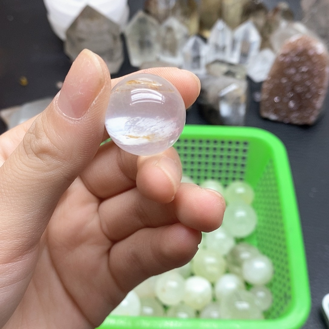 未镶嵌颈饰水晶178