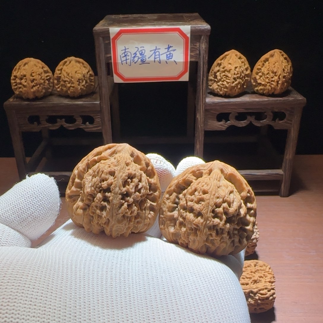 吊***尾文玩核桃吊坠44三角