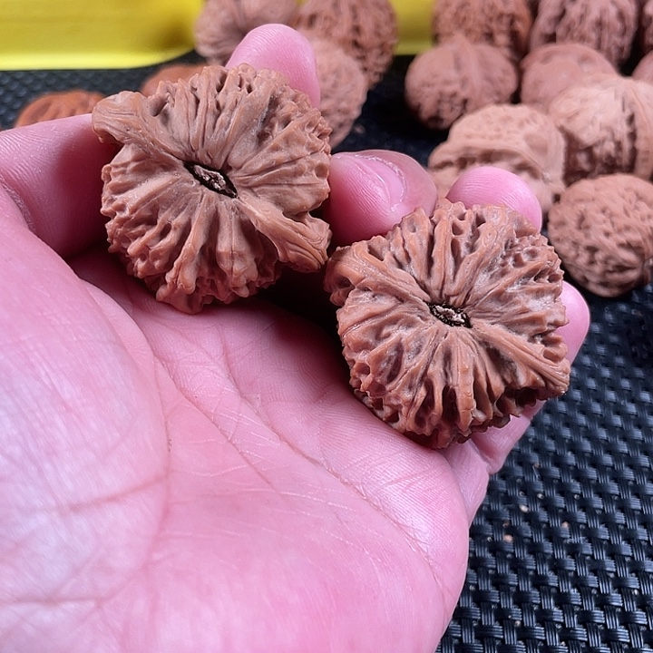 长***长把件文玩核桃南疆石46尺