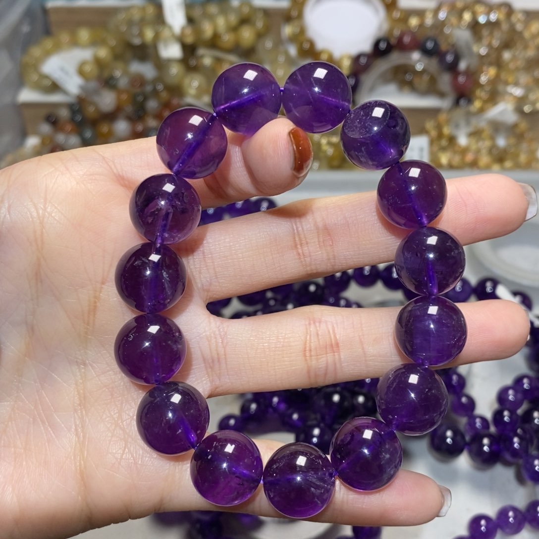 水晶手串未镶嵌哈**哈手串