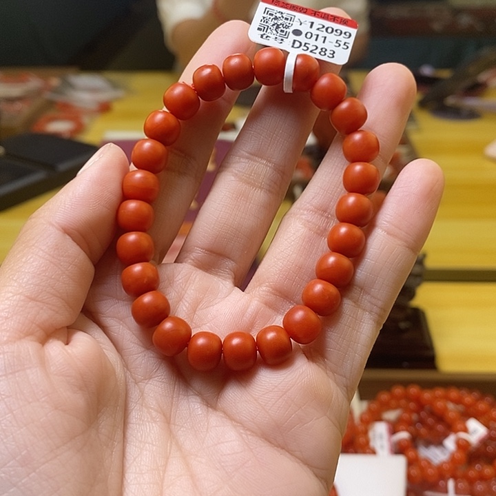 未镶嵌卡8+南红玛瑙