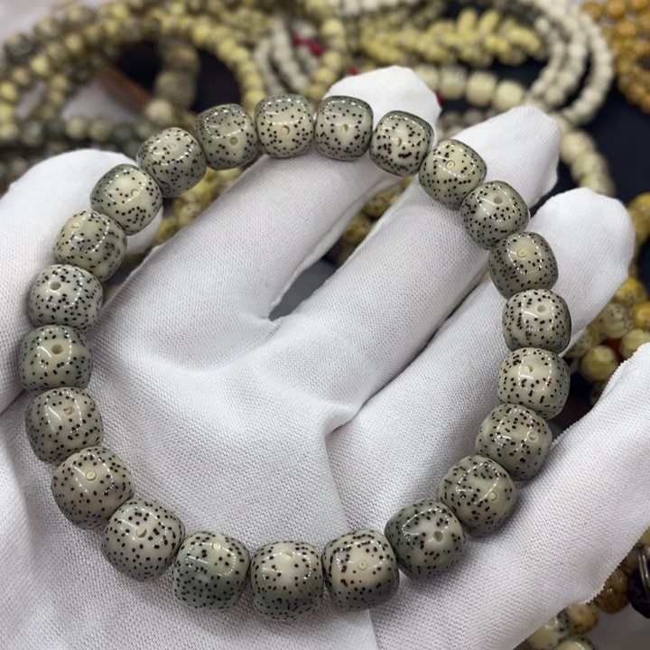 【闪购商品】星月菩提手串原生态石玉料