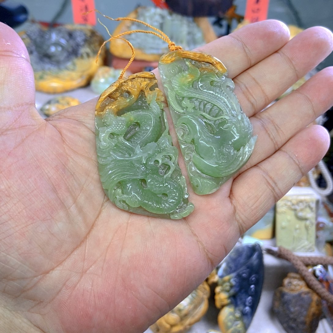岫岩河磨玉（透闪石质玉）挂件未镶嵌美****滋